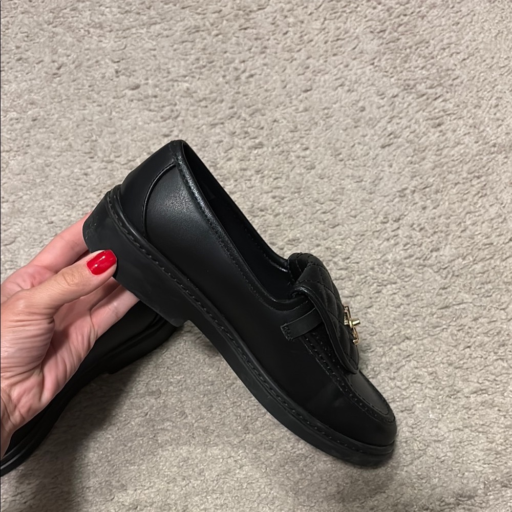 CC Boutique Black Quilted Leather Loafers with Gold Hardware - Picture 4 of 4